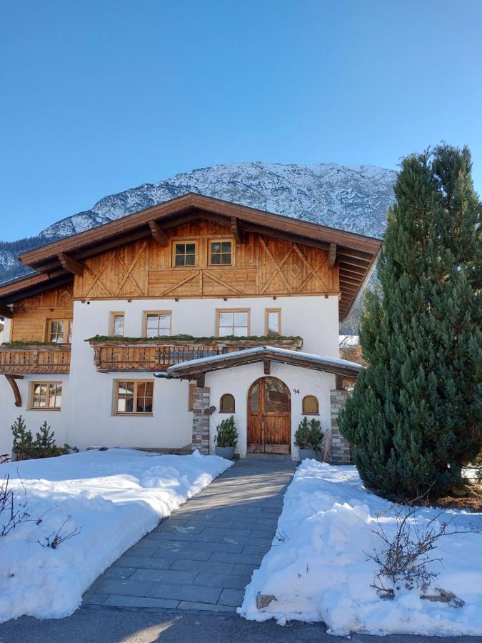 Foersterhaus Apartment Holzgau Luaran gambar