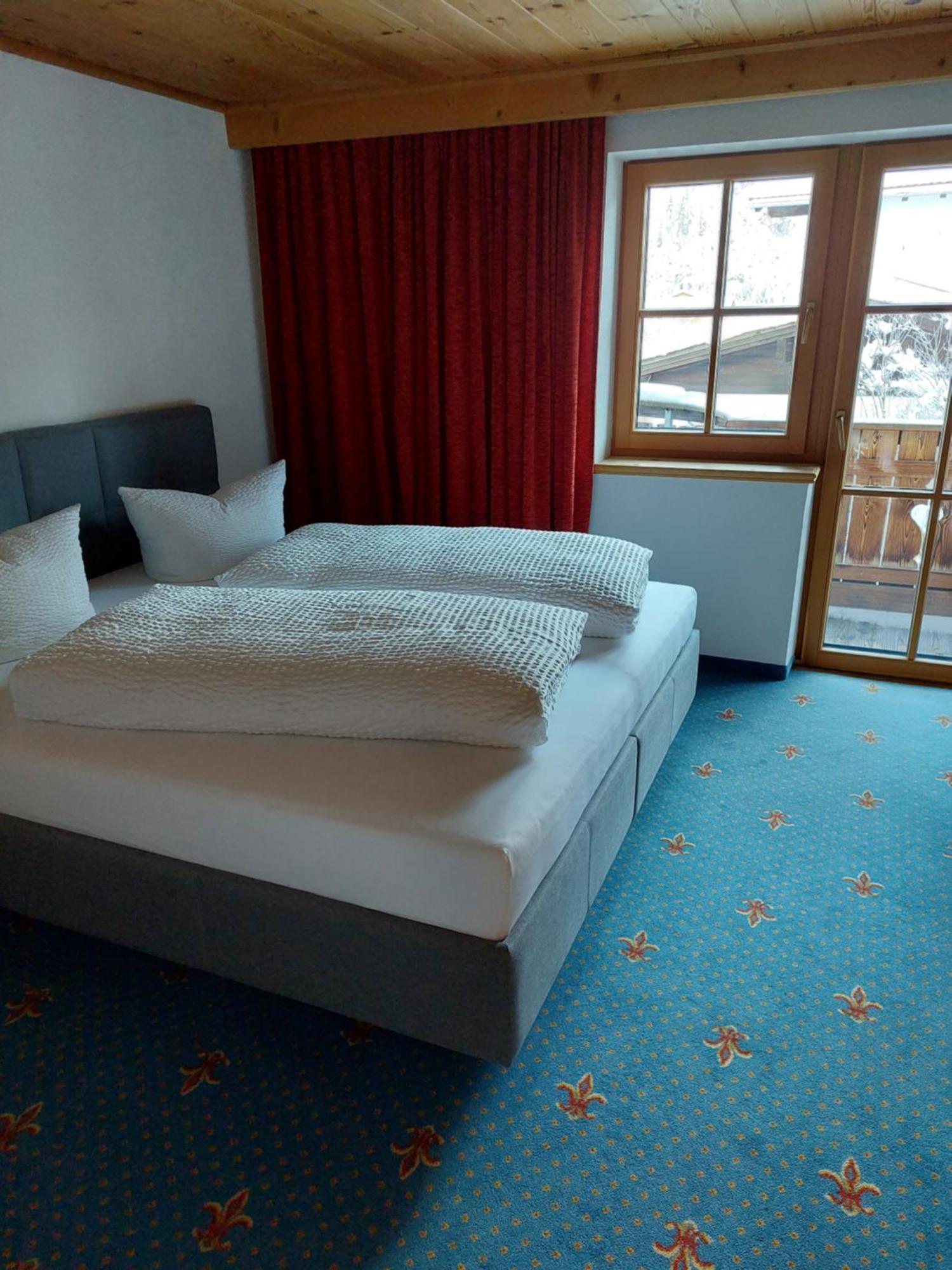 Foersterhaus Apartment Holzgau Luaran gambar